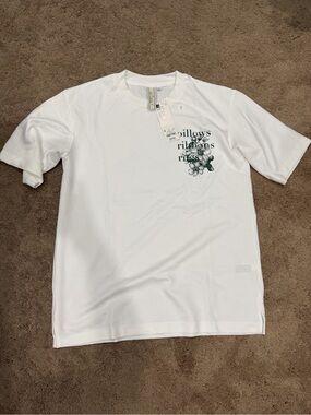 GU White Graphic T-Shirt - Size Small